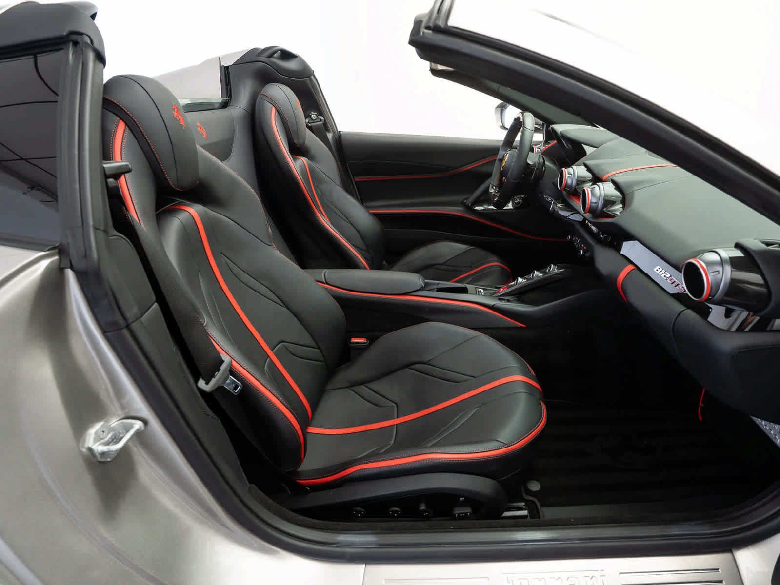 Used 2022 Ferrari 812 GTS RWD image 10