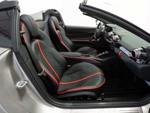 Used 2022 Ferrari 812 GTS RWD image 10