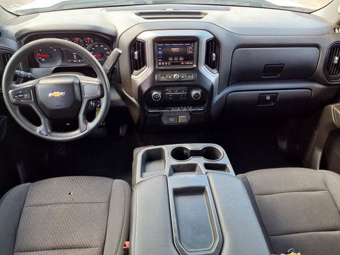 Used 2020 Chevrolet Silverado 1500 Custom w/ Custom Value Package RWD image 4