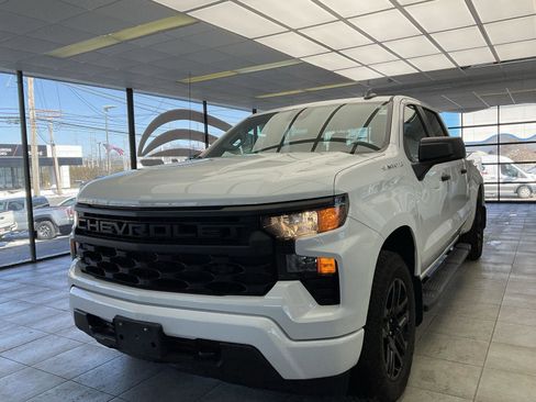 Used 2022 Chevrolet Silverado 1500 Custom image 3