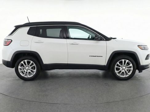 Used 2025 Jeep Compass Limited AWD/4WD image 11