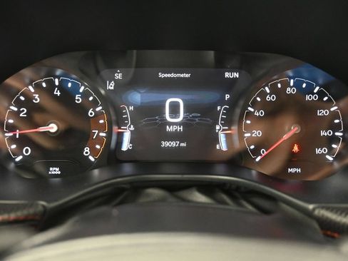 Used 2025 Jeep Compass Trailhawk AWD/4WD image 12