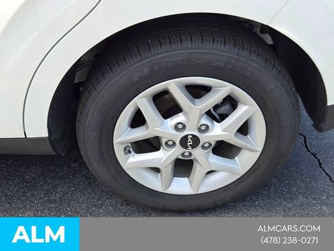 Used 2025 Kia Soul LX w/ LX Technology Package FWD image 27