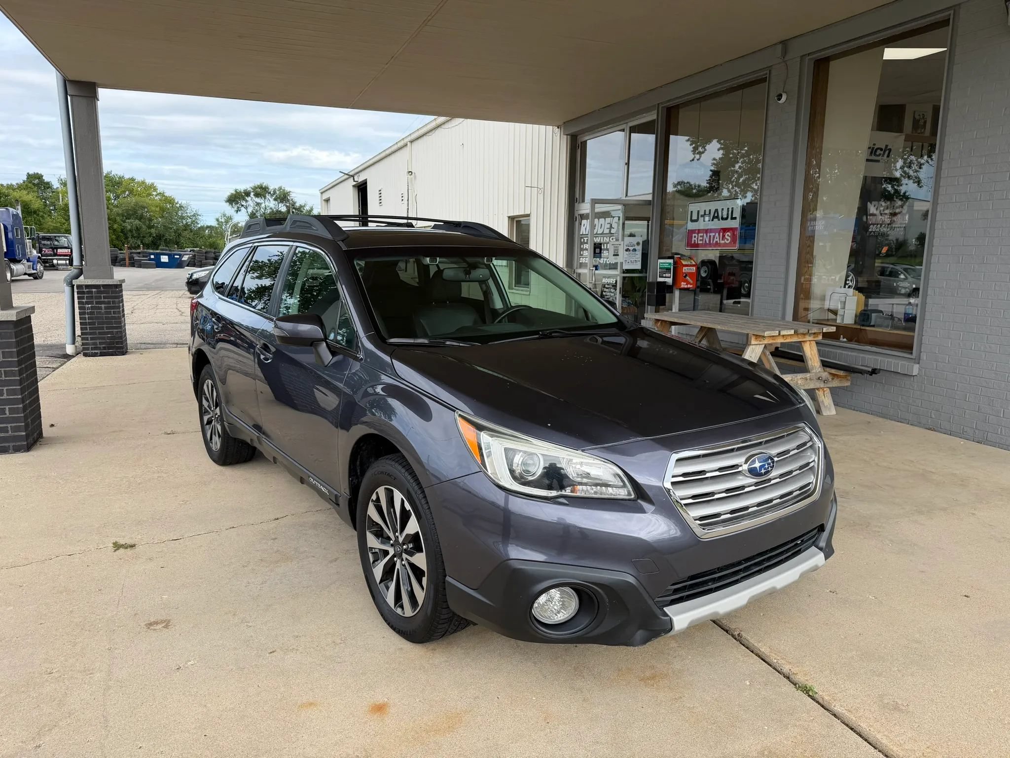 Used 2015 Subaru Outback 2.5i Limited AWD/4WD image 7