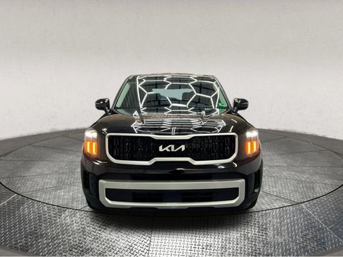 Used 2024 Kia Telluride LX image 3