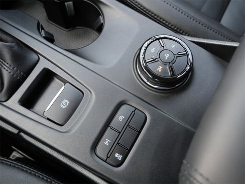 Certified 2025 Ford Ranger Lariat w/ Black Appearance Package image 23