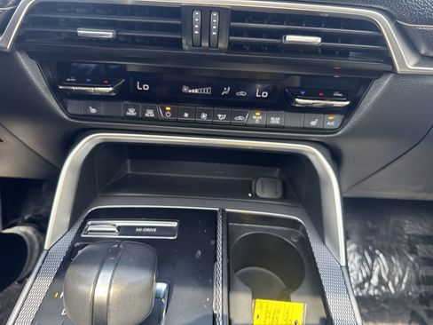 Used 2025 MAZDA CX-70 Plug-In Hybrid w/ Premium Pkg AWD/4WD image 18