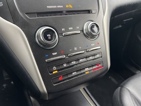 Used 2018 Lincoln MKC Premiere image 10