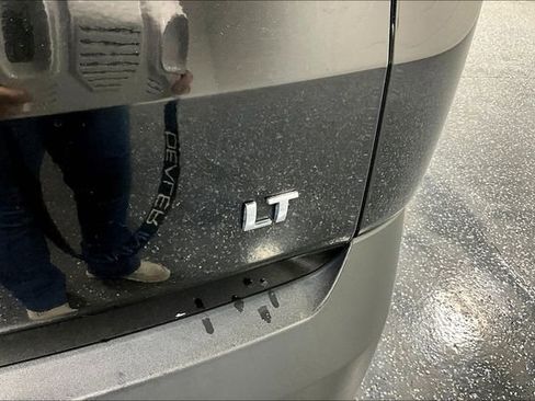 Used 2020 Chevrolet Traverse LT w/ Driver Confidence II Package image 23