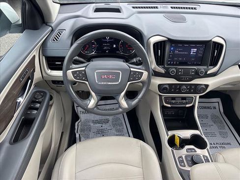 Certified 2022 GMC Terrain Denali w/ Denali Premium Package AWD/4WD image 8