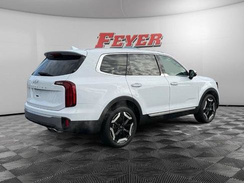 Used 2025 Kia Telluride S FWD image 5