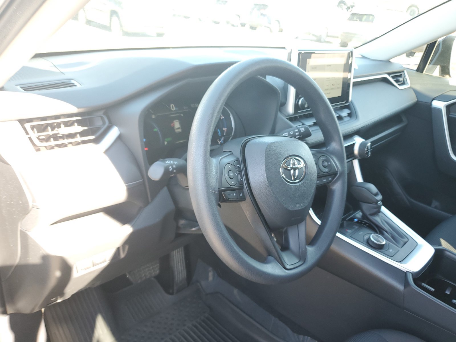 Used 2025 Toyota RAV4 LE AWD/4WD image 19
