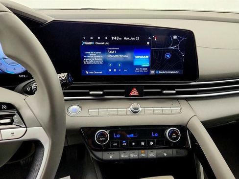 Used 2023 Hyundai Elantra SEL w/ Convenience Package FWD image 17