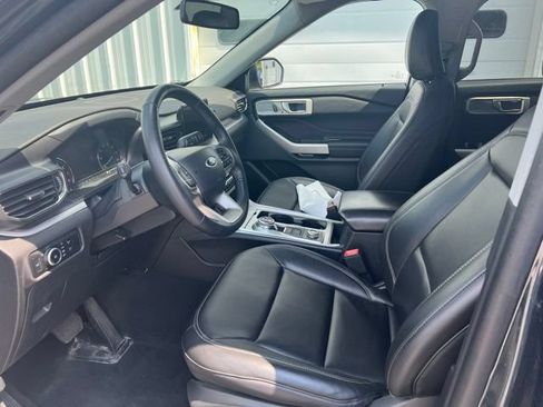 Used 2024 Ford Explorer XLT w/ Equipment Group 202A AWD/4WD image 12