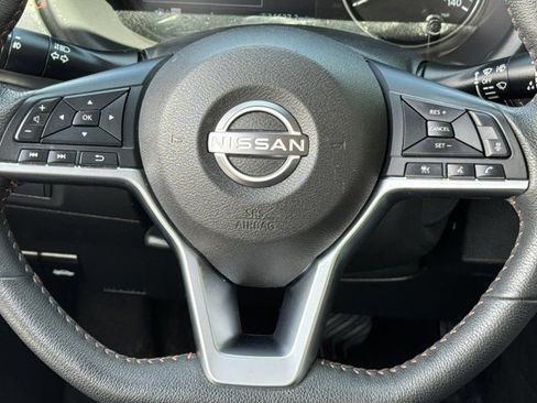 Used 2023 Nissan Kicks SR w/ SR Premium Package FWD image 18