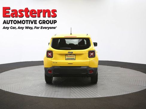 Used 2023 Jeep Renegade Latitude AWD/4WD image 36