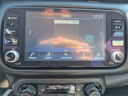 Used 2022 Nissan Kicks SR w/ Premium Package image 10