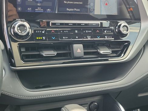 Used 2020 Toyota Highlander Platinum AWD/4WD image 27
