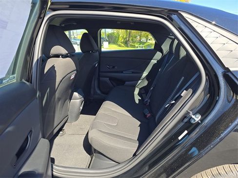 New 2025 Hyundai Elantra SEL image 21
