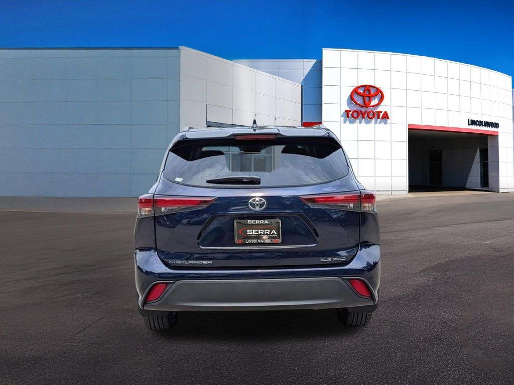 Used 2026 Toyota Highlander XLE AWD/4WD image 13