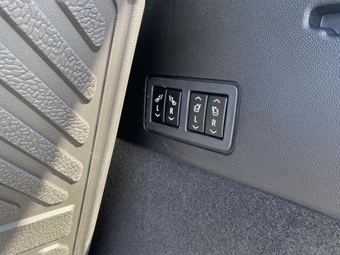 Used 2021 Cadillac XT6 Premium Luxury w/ Platinum Package image 16