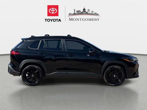 Used 2024 Toyota Corolla Cross AWD Hybrid w/ Moonroof Package image 2