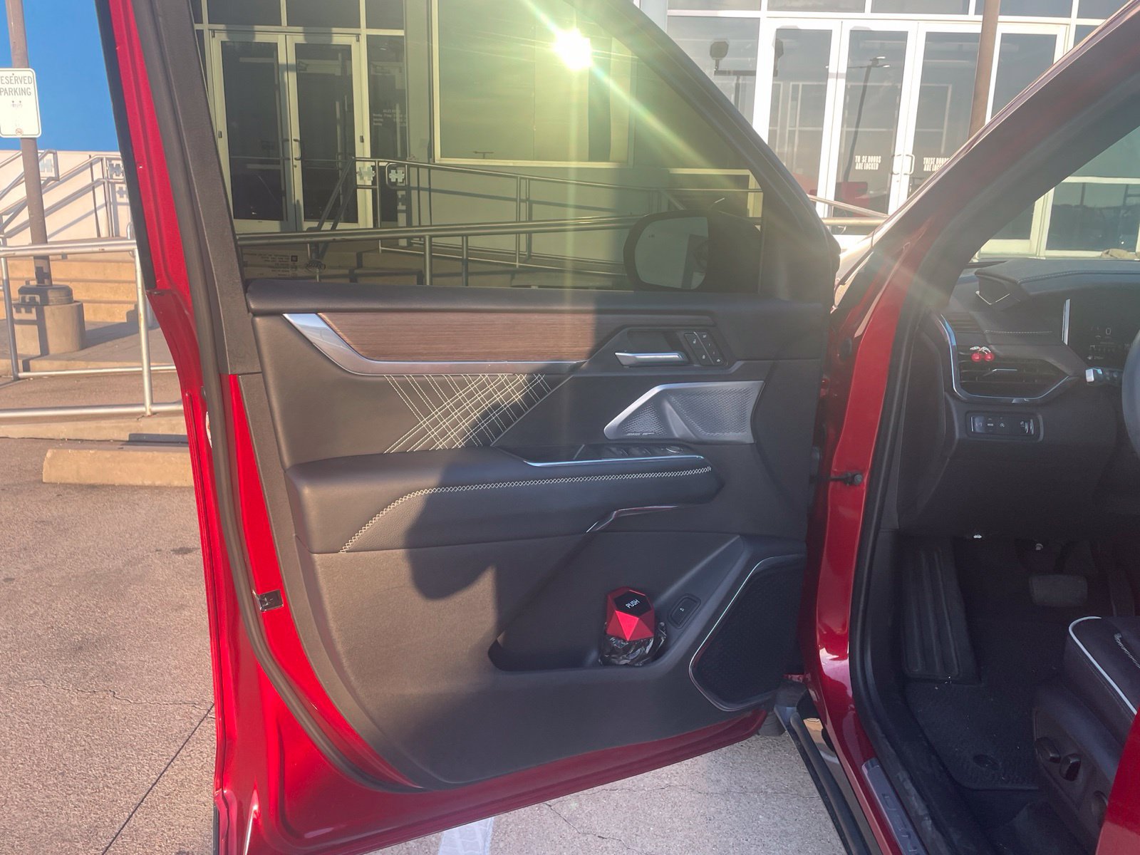 Used 2025 GMC Acadia Denali w/ Super Cruise Package FWD image 10
