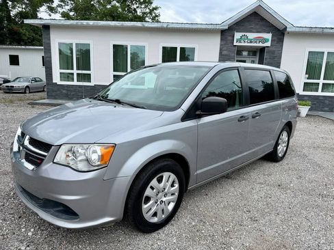 Used 2019 Dodge Grand Caravan SE w/ UConnect Hands-Free Group FWD image 1