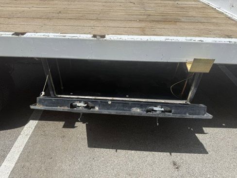 Used 2015 Ford F550 4x4 Regular Cab Super Duty image 12