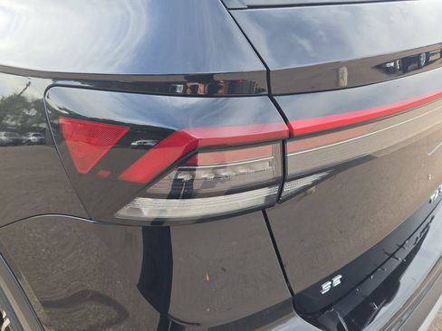 Used 2025 Volkswagen Taos SE image 20