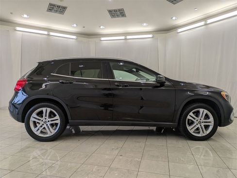 Used 2018 Mercedes-Benz GLA 250 4MATIC image 11