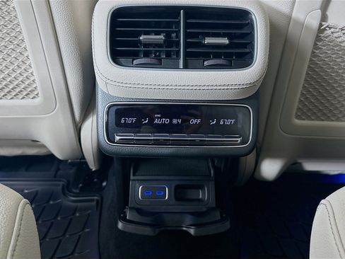 Certified 2026 Mercedes-Benz GLS 450 4MATIC image 33