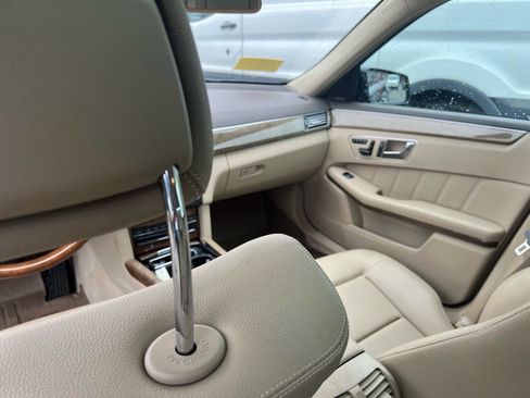 Used 2011 Mercedes-Benz E 350 4MATIC Sedan image 9