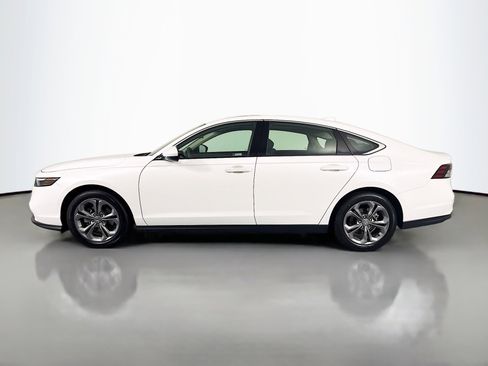 Certified 2024 Honda Accord EX image 8