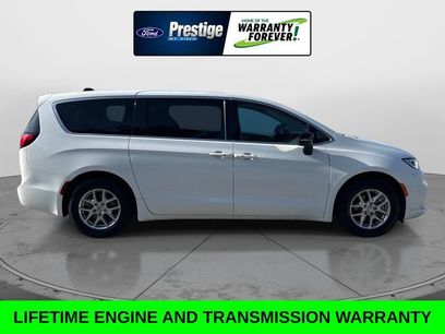 Used 2024 Chrysler Pacifica Touring-L