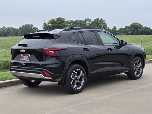 New 2026 Chevrolet Trax LT FWD image 3