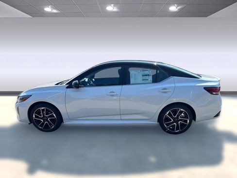 New 2025 Nissan Sentra SR image 2