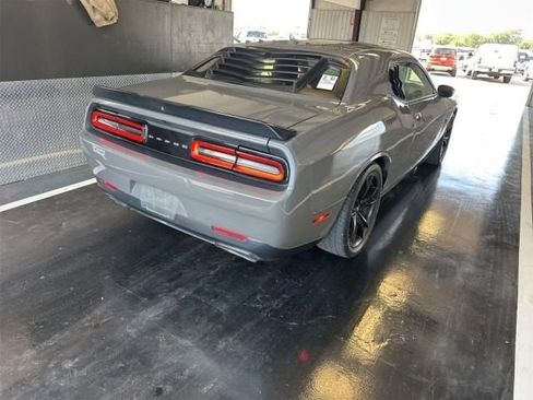 Used 2017 Dodge Challenger R/T w/ Driver Convenience Group image 2