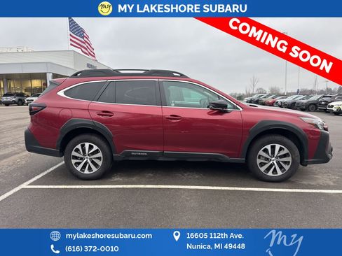 Used 2025 Subaru Outback Premium image 9