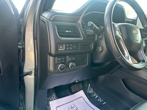 Used 2023 Chevrolet Suburban Premier AWD/4WD image 37