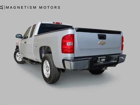 Used 2011 Chevrolet Silverado 1500 W/T image 5