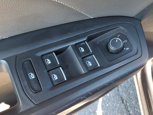 Certified 2023 Volkswagen Atlas Cross Sport SE w/ Panoramic Sunroof Package image 17