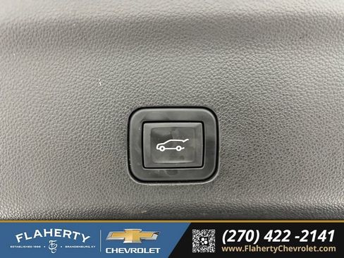 Used 2024 Chevrolet Suburban High Country image 21
