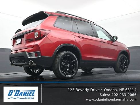 Used 2024 Honda Passport Black Edition image 12