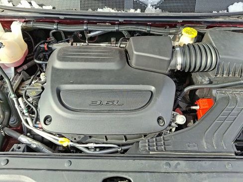 Used 2020 Chrysler Pacifica Touring-L Plus FWD image 28