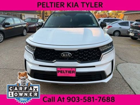 Certified 2021 Kia Sorento S w/ Panoramic Sunroof Package image 2