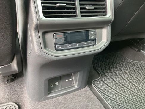 Used 2024 Volkswagen Atlas SEL AWD/4WD image 24