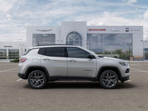New 2026 Jeep Compass Latitude image 21