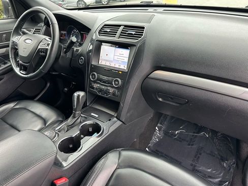 Used 2019 Ford Explorer XLT w/ Equipment Group 202A image 15