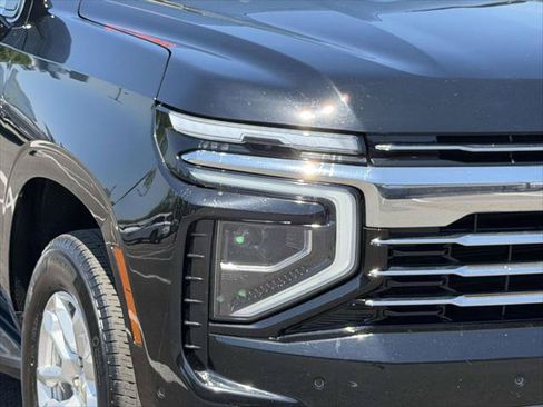 Used 2025 Chevrolet Suburban LT AWD/4WD image 12